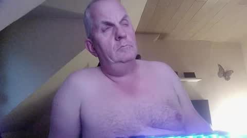 Snapshot of doggy2629 chatting on October 23, 2025, 4:17 pm doggy2629 online show from October 23, 2025, 4:17 pm