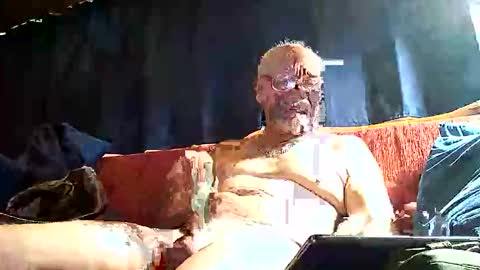 doghouseblue online show from October 14, 2025, 4:08 pm