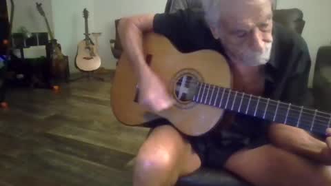 Snapshot of dogluc7 chatting on October 30, 2025, 5:20 am dogluc7 online show from October 30, 2025, 5:20 am