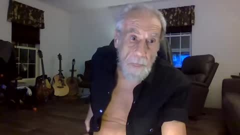 dogluc7 online show from February 20, 2026, 6:26 am