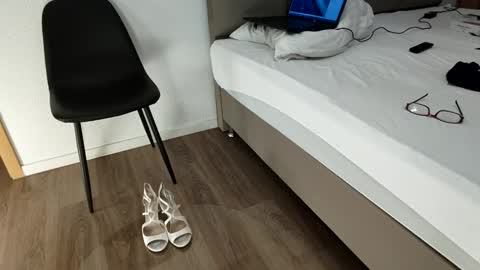 doit4thefun87 online show from April 8, 2026, 8:09 pm