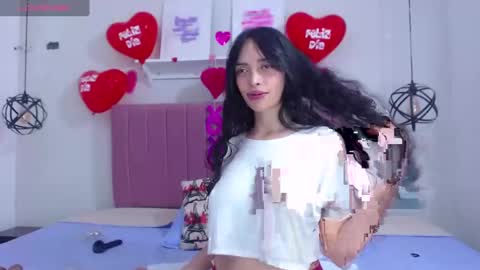 Snapshot of dolce_horny chatting on March 5, 2025, 5:39 pm Dolce online show from March 5, 2025, 5:39 pm