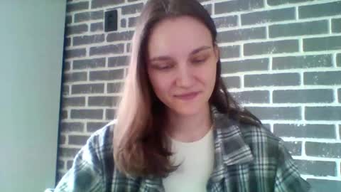 dolcezza_ online show from April 13, 2026, 11:05 am