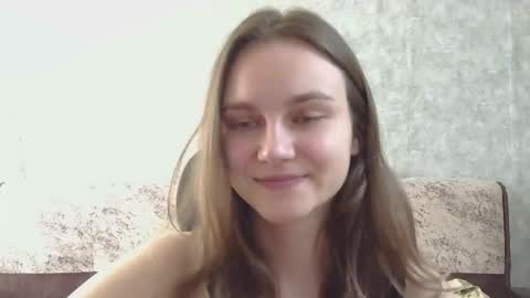 dolcezza_ online show from May 25, 2026, 10:10 am