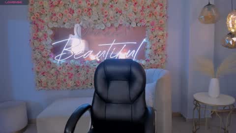 Dolcie  online show from January 11, 2025, 11:45 am