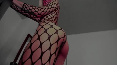 Snapshot of doll10starx chatting on February 9, 2025, 2:50 pm Ludika Santiago online show from February 9, 2025, 2:50 pm