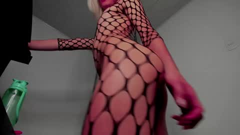 Snapshot of doll10starx chatting on March 8, 2025, 12:00 am Ludika Santiago online show from March 8, 2025, 12:00 am