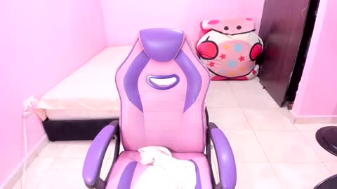 Snapshot of doll___squirt chatting on October 4, 2025, 2:59 pm sofia de la torre online show from October 4, 2025, 2:59 pm