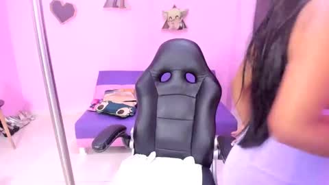 Snapshot of doll___squirt chatting on October 20, 2025, 7:58 pm sofia de la torre online show from October 20, 2025, 7:58 pm