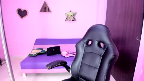 Snapshot of doll___squirt chatting on November 9, 2025, 12:03 pm sofia de la torre online show from November 9, 2025, 12:03 pm