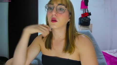 Snapshot of doll_andrea_ chatting on June 8, 2026, 1:28 am ANDREA online show from June 8, 2026, 1:28 am