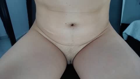 Snapshot of doll_dollys_ chatting on February 19, 2025, 2:33 am doll_dollys_ online show from February 19, 2025, 2:33 am