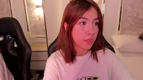 Snapshot of doll_eyeess_ chatting on October 1, 2025, 3:12 am D online show from October 1, 2025, 3:12 am