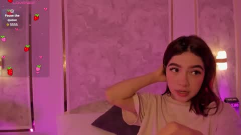 Snapshot of doll_eyeess_ chatting on October 17, 2025, 2:37 am D online show from October 17, 2025, 2:37 am