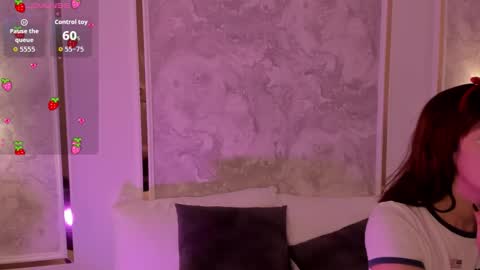 Snapshot of doll_eyeess_ chatting on November 4, 2025, 2:10 am D online show from November 4, 2025, 2:10 am