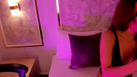 Snapshot of doll_eyeess_ chatting on November 20, 2025, 2:34 am D online show from November 20, 2025, 2:34 am