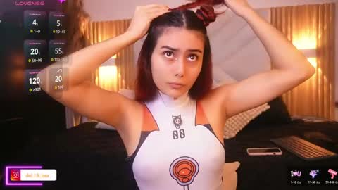 doll_kira_ online show from May 6, 2026, 3:06 pm