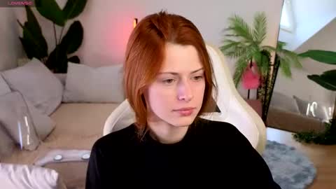 Snapshot of doll_lesli chatting on October 3, 2025, 6:21 am Your doll Lesli online show from October 3, 2025, 6:21 am