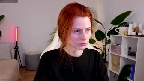 Snapshot of doll_lesli chatting on November 6, 2025, 8:26 am Your doll Lesli online show from November 6, 2025, 8:26 am