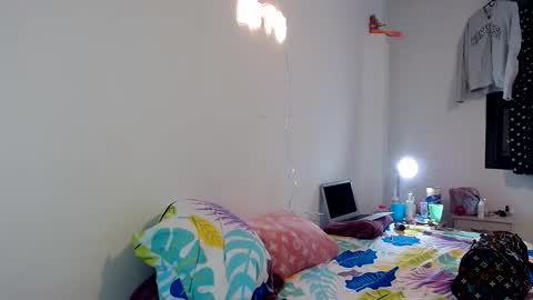 Catherine XXX online show from March 12, 2026, 1:23 am