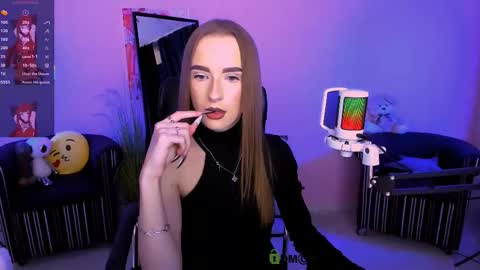 doll_vey online show from October 16, 2025, 7:26 pm