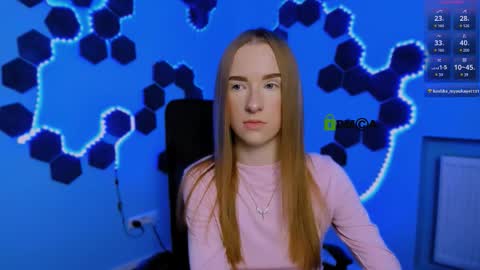 doll_vey online show from December 16, 2025, 9:42 pm