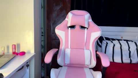 Doll online show from February 25, 2026, 9:13 pm