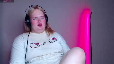 Snapshot of dolled_up_cvnt chatting on October 31, 2025, 5:36 pm Miss Rose online show from October 31, 2025, 5:36 pm