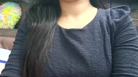 dollmeenu online show from January 7, 2026, 5:04 pm