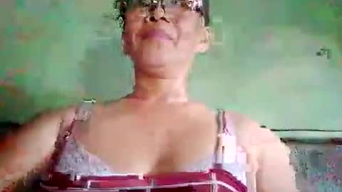 Snapshot of dolly926661 chatting on May 27, 2026, 8:33 am dolly926661 online show from May 27, 2026, 8:33 am