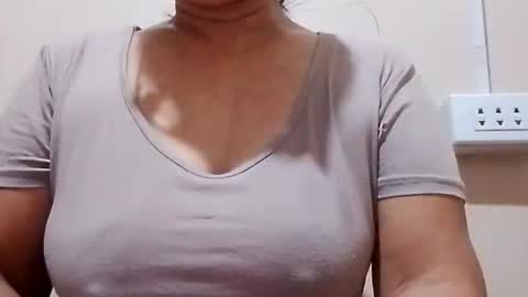 Snapshot of dolly926661 chatting on May 28, 2026, 9:45 pm dolly926661 online show from May 28, 2026, 9:45 pm