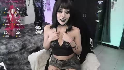 dolly_bones online show from July 30, 2026, 5:39 am