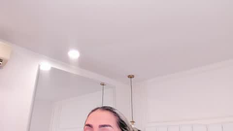 Snapshot of dolly_walker chatting on June 7, 2026, 1:59 pm dolly walker online show from June 7, 2026, 1:59 pm
