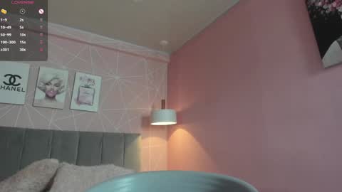 Call me Zoe  online show from December 5, 2024, 8:33 am