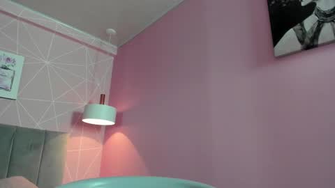 Call me Zoe  online show from February 25, 2025, 4:24 am