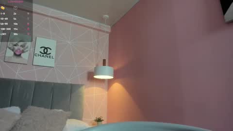 Call me Zoe  online show from September 22, 2025, 10:34 pm