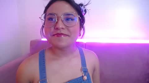 DollyWood  online show from October 15, 2025, 8:20 pm