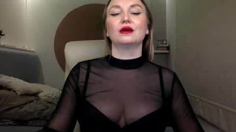Snapshot of dom_mummy chatting on January 18, 2025, 3:38 pm DOM MUMMY online show from January 18, 2025, 3:38 pm