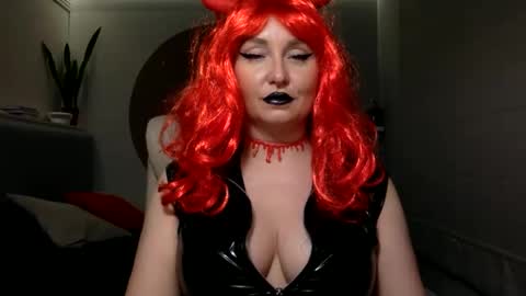 Snapshot of dom_mummy chatting on November 1, 2025, 5:20 am DOM MUMMY online show from November 1, 2025, 5:20 am