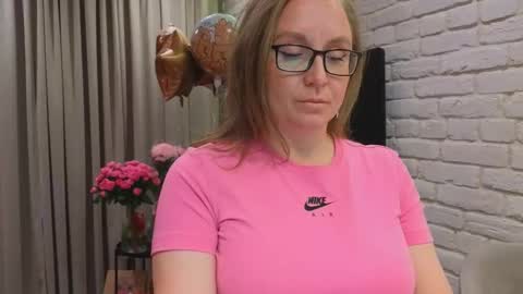 DOM MUMMY online show from March 29, 2026, 4:07 pm