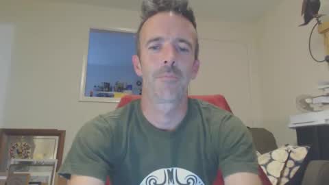 Dombol online show from October 5, 2025, 3:43 pm