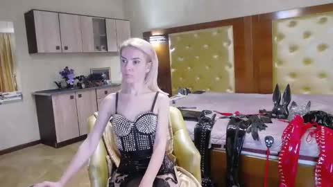 Snapshot of domcaprisse chatting on April 21, 2026, 11:05 am domcaprisse online show from April 21, 2026, 11:05 am