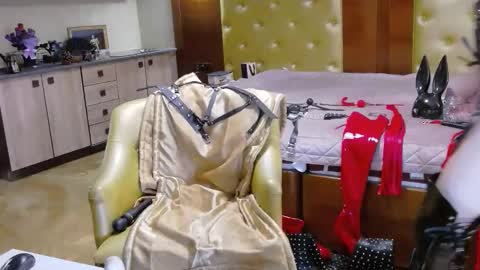 Snapshot of domcaprisse chatting on May 8, 2026, 11:37 am domcaprisse online show from May 8, 2026, 11:37 am