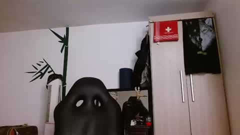 Logan - INDEPENDET MODEL online show from June 14, 2026, 2:24 am