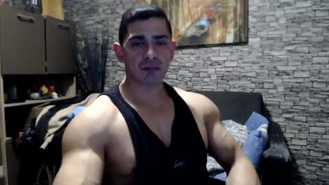 Snapshot of dominatemuscle chatting on December 19, 2024, 10:10 pm Kevin online show from December 19, 2024, 10:10 pm
