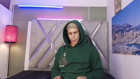 DOMI online show from May 18, 2026, 3:24 am