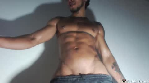 Snapshot of dominic_donnovan chatting on October 16, 2025, 6:25 am DOMI online show from October 16, 2025, 6:25 am