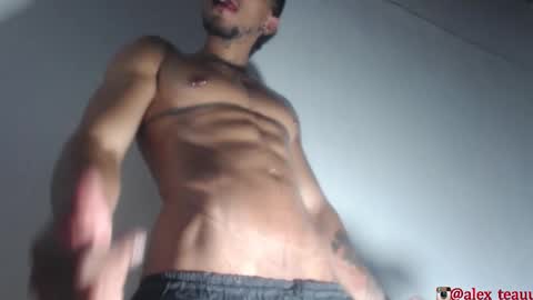 Snapshot of dominic_donnovan chatting on October 23, 2025, 6:23 am DOMI online show from October 23, 2025, 6:23 am