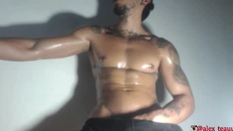 Snapshot of dominic_donnovan chatting on October 27, 2025, 4:38 am DOMI online show from October 27, 2025, 4:38 am