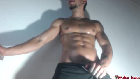 Snapshot of dominic_donnovan chatting on November 4, 2025, 10:20 pm DOMI online show from November 4, 2025, 10:20 pm